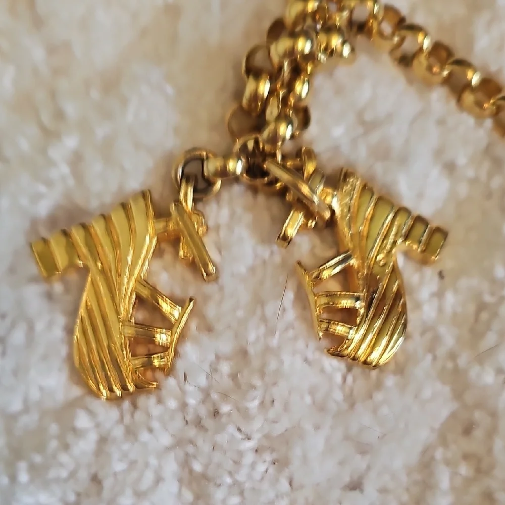 Vintage Salvatore Ferragamo Gancini Red Leather Crossbody Clutch - Picture 7 of 7